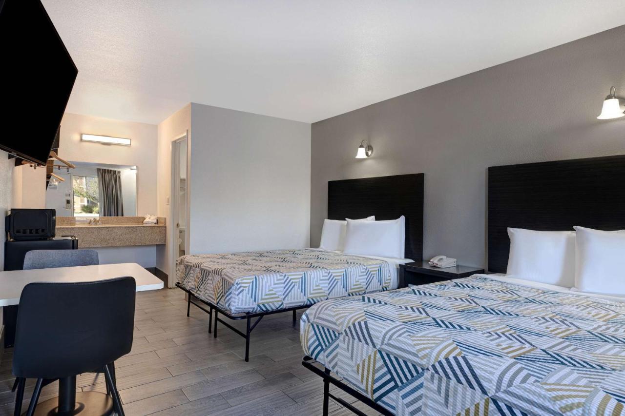 Crestview Hotel 2*