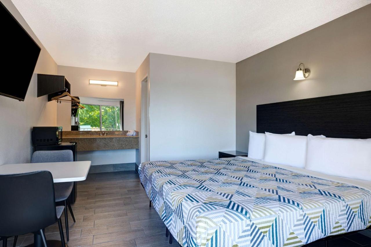 Hotel Crestview