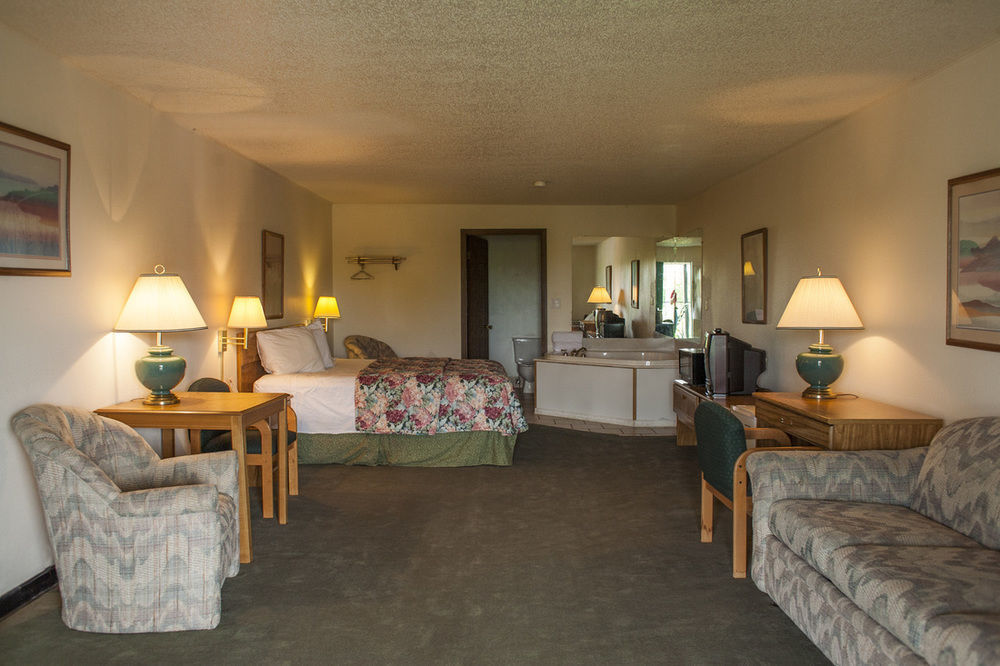 Crestview Hotel 2*